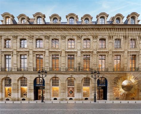 Il magnifico Palazzo Louis Vuitton a Parigi: l'eleganza francese in 